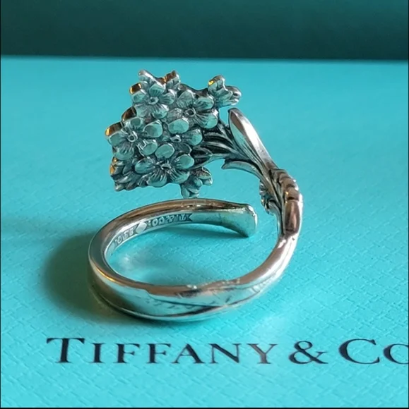 ♥SOLD♥️1885 Tiffany & Company Forget Me Not Spoon Ring in Sterling Silver #15 - Picture 3 of 16